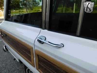 1990 Jeep Grand Wagoneer