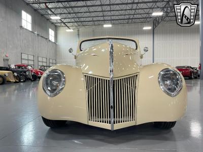 1939 Ford Deluxe