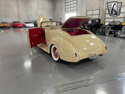 1939 Ford Deluxe