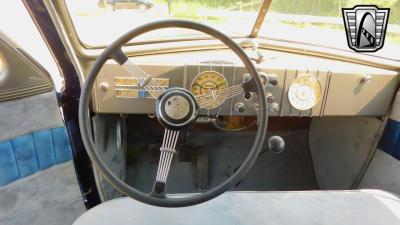 1937 Cadillac Lasalle