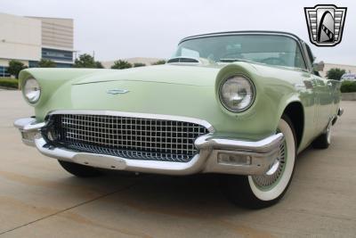 1957 Ford Thunderbird