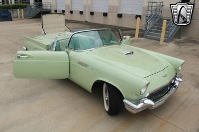 1957 Ford Thunderbird