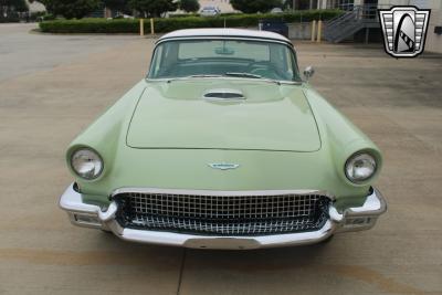 1957 Ford Thunderbird