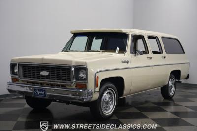 1973 Chevrolet Suburban Custom Deluxe