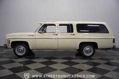 1973 Chevrolet Suburban Custom Deluxe