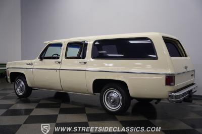 1973 Chevrolet Suburban Custom Deluxe