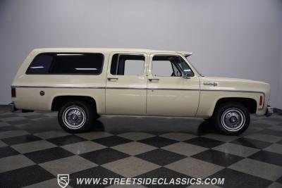 1973 Chevrolet Suburban Custom Deluxe