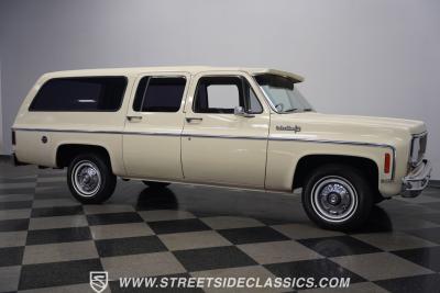 1973 Chevrolet Suburban Custom Deluxe