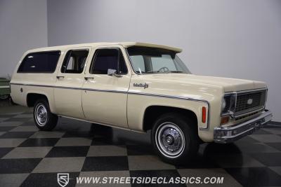 1973 Chevrolet Suburban Custom Deluxe