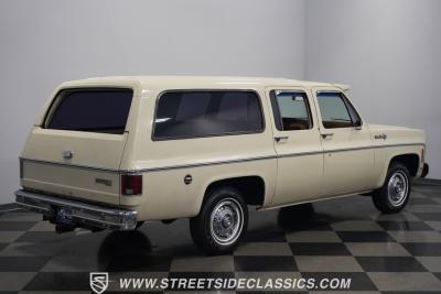 1973 Chevrolet Suburban Custom Deluxe