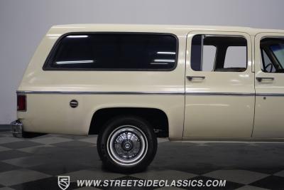 1973 Chevrolet Suburban Custom Deluxe