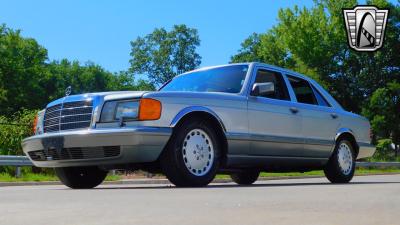 1990 Mercedes - Benz 300SE