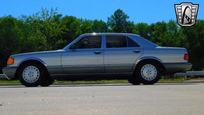 1990 Mercedes - Benz 300SE