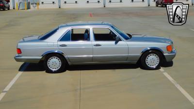 1990 Mercedes - Benz 300SE