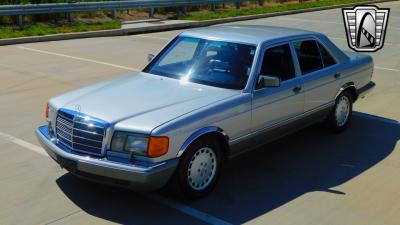 1990 Mercedes - Benz 300SE