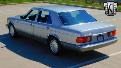 1990 Mercedes - Benz 300SE