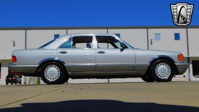 1990 Mercedes - Benz 300SE