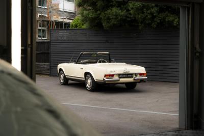 1964 Mercedes - Benz 230SL (W113) Pagoda