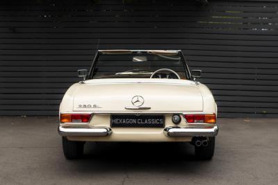 1964 Mercedes - Benz 230SL (W113) Pagoda