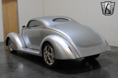 1937 Ford OZE