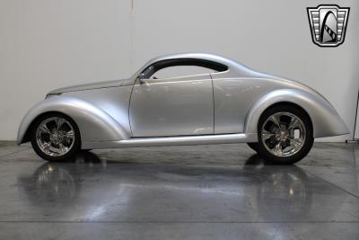 1937 Ford OZE