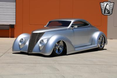 1937 Ford OZE