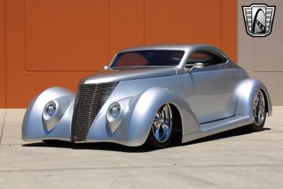 1937 Ford OZE