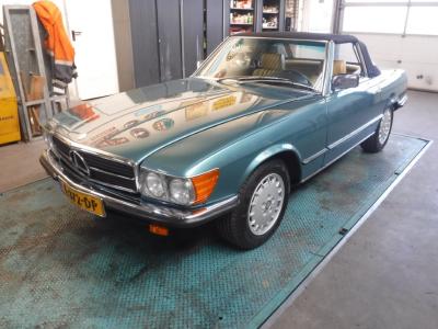 1981 Mercedes - Benz 380SL W107 roadster groen