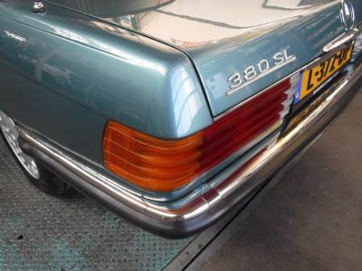 1981 Mercedes - Benz 380SL W107 roadster groen