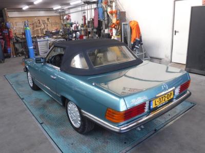 1981 Mercedes - Benz 380SL W107 roadster groen