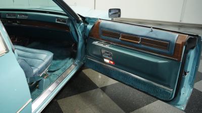 1975 Cadillac Coupe DeVille De Elegance