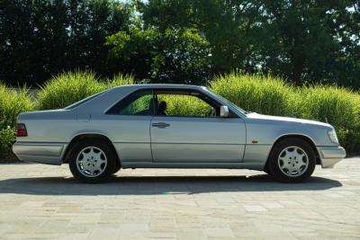 1995 Mercedes - Benz E 200 COUPE