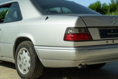 1995 Mercedes - Benz E 200 COUPE