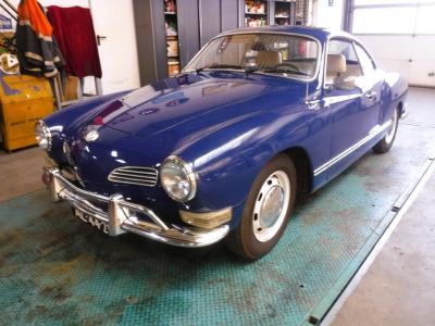 1970 Volkswagen Karmann Ghia blue