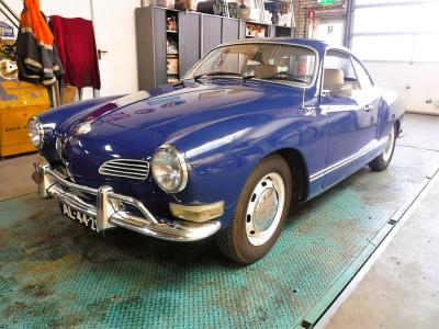 1970 Volkswagen Karmann Ghia blue