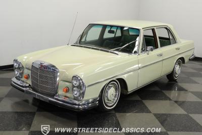 1967 Mercedes - Benz 250SE