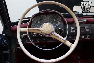 1961 Mercedes - Benz 190SL