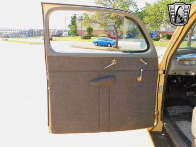 1942 Ford Super Deluxe