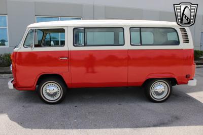 1977 Volkswagen Bus