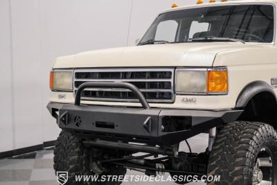 1991 Ford C-350 XLT Centurion Bronco