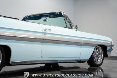 1961 Oldsmobile Starfire Convertible