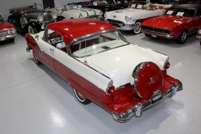 1955 Ford Fairlane Victoria