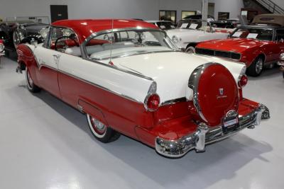 1955 Ford Fairlane Victoria