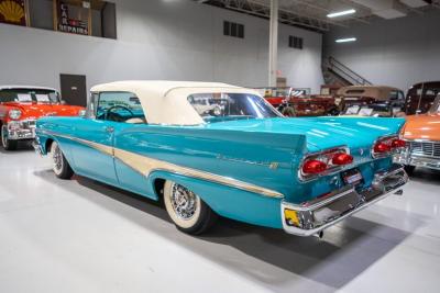 1958 Ford Fairlane 500 Galaxie Sunliner