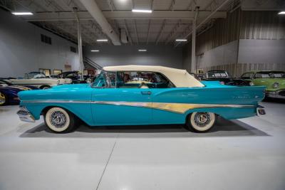 1958 Ford Fairlane 500 Galaxie Sunliner