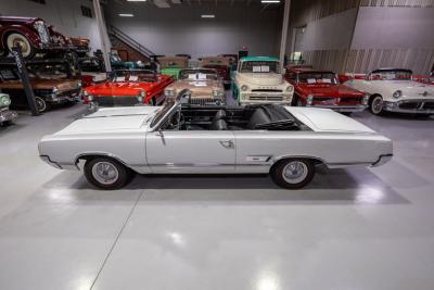 1965 Oldsmobile Cutlass 442 Convertible