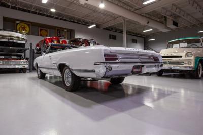 1965 Oldsmobile Cutlass 442 Convertible