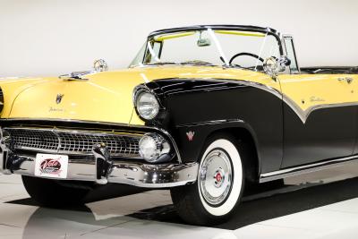 1955 Ford Fairlane Sunliner