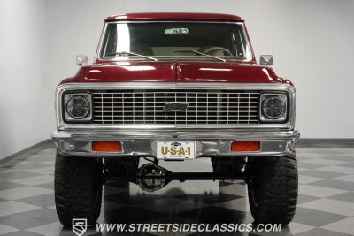 1972 Chevrolet Suburban 4X4 Restomod