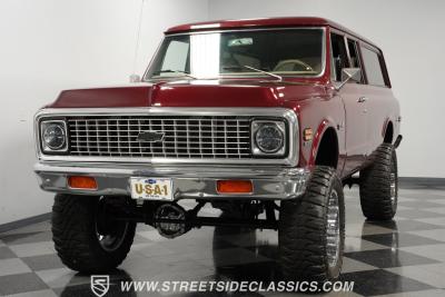 1972 Chevrolet Suburban 4X4 Restomod